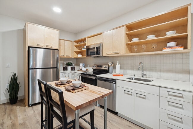 Photo - Arrive Hollywood