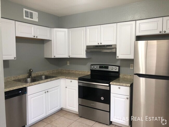 Building Photo - 111 N Phyllis-201 Unit 201 Rental