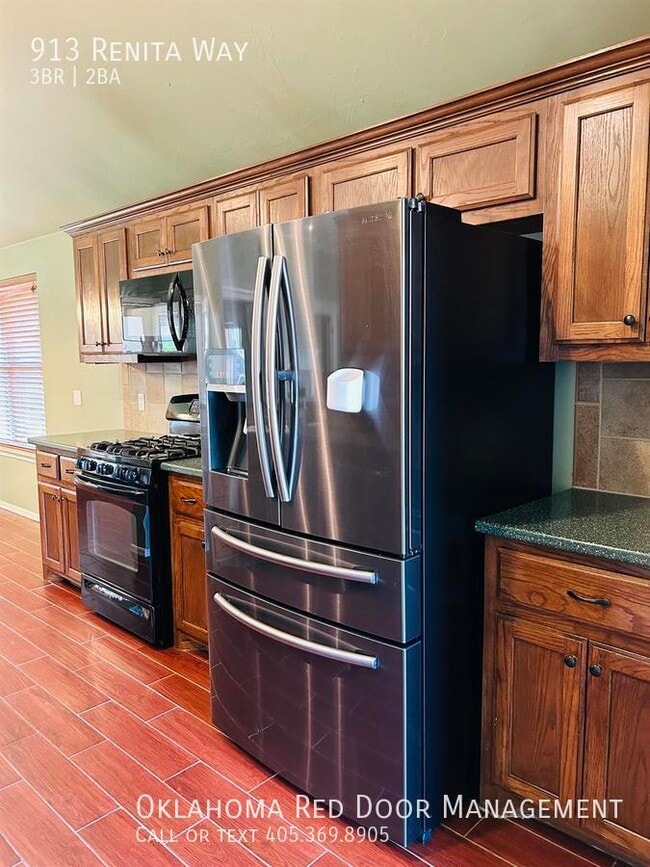 Photo - 913 Renita Way