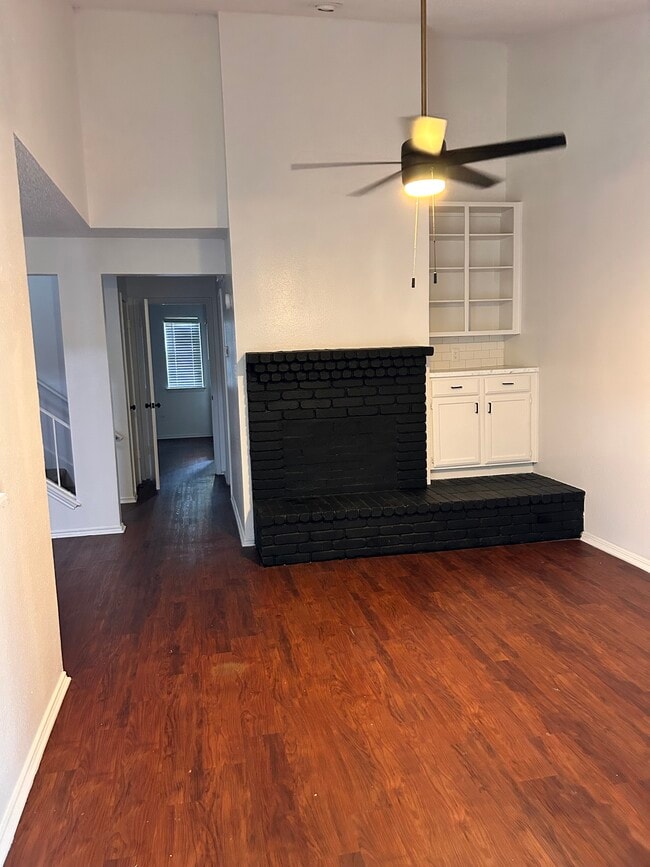 Photo - 9615 Dalewood-A