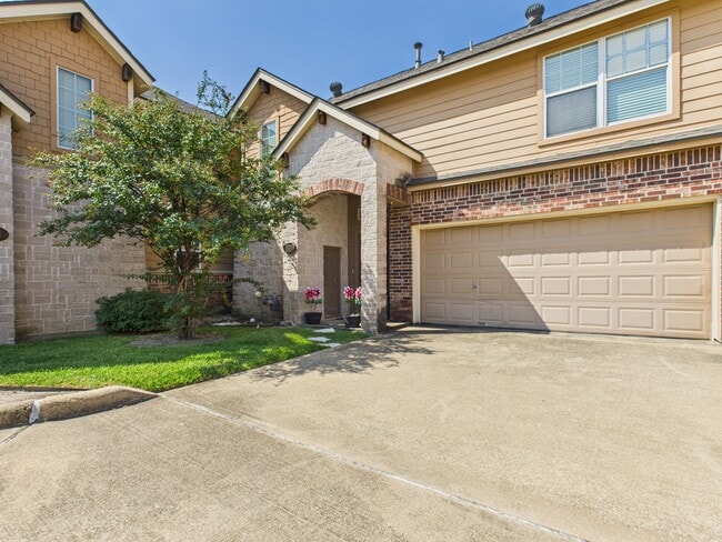 Building Photo - 1808 W Villa Maria Rd Rental