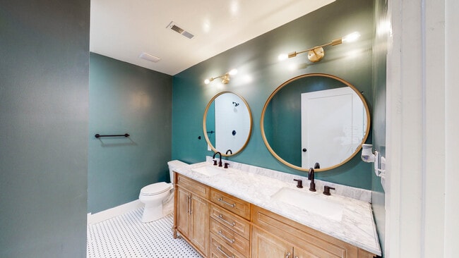 Photo - 2355 Hill St NW