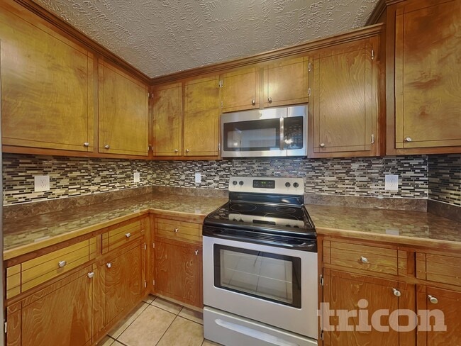 Photo - 1457 Mutual Dr