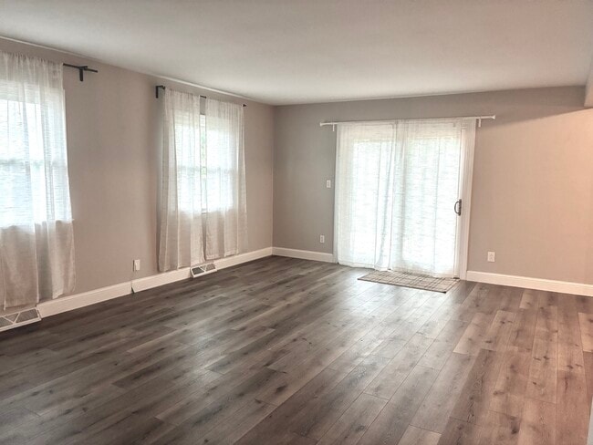 Photo - 1810 Rebecca Dr