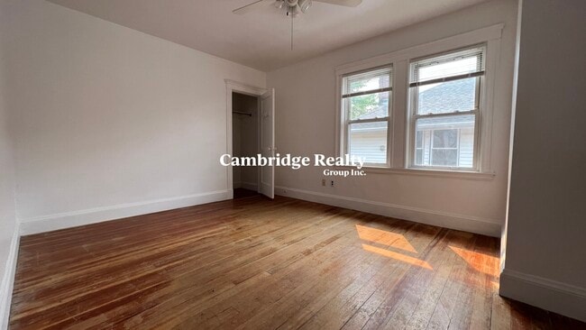 Building Photo - 26 Chetwynd Rd Unit 2 Rental
