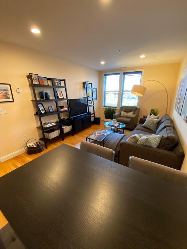 Photo - 100 Fellsway W Unit 305