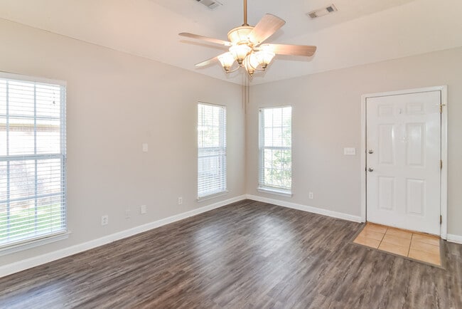 Photo - 231 Thornfield Dr