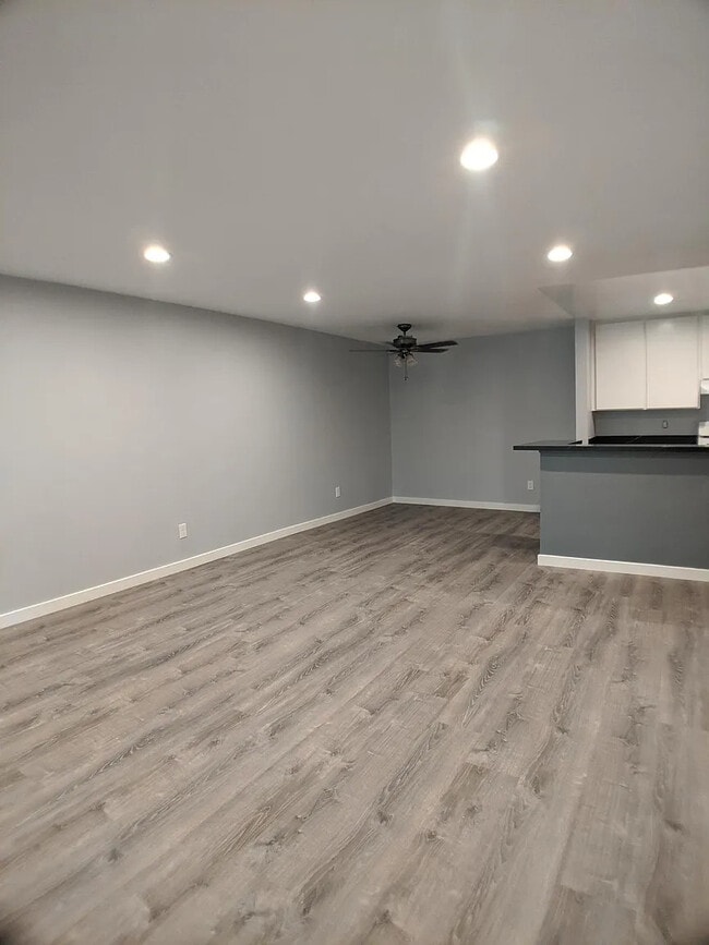 Photo - 1605 Hotel Cir S