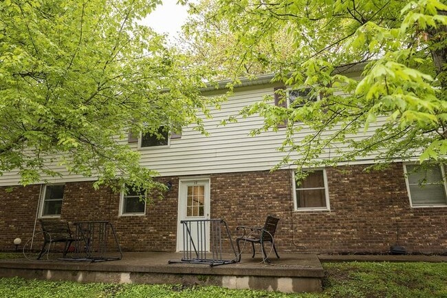 Building Photo - 17 Byard St Rental