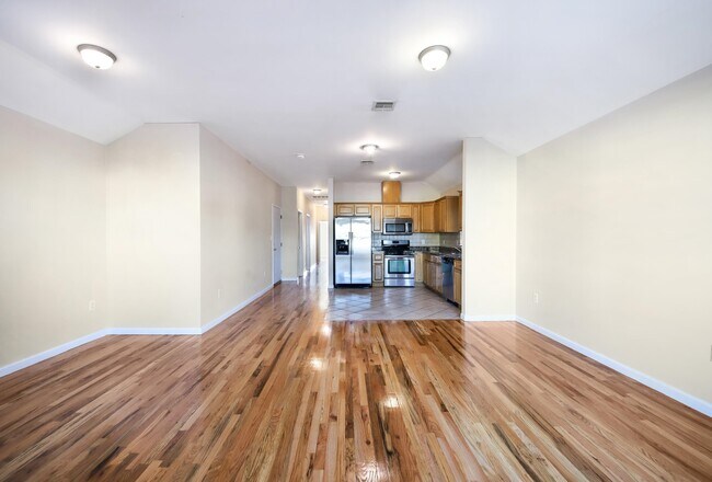 Photo - 28 W 17th St Unit 2