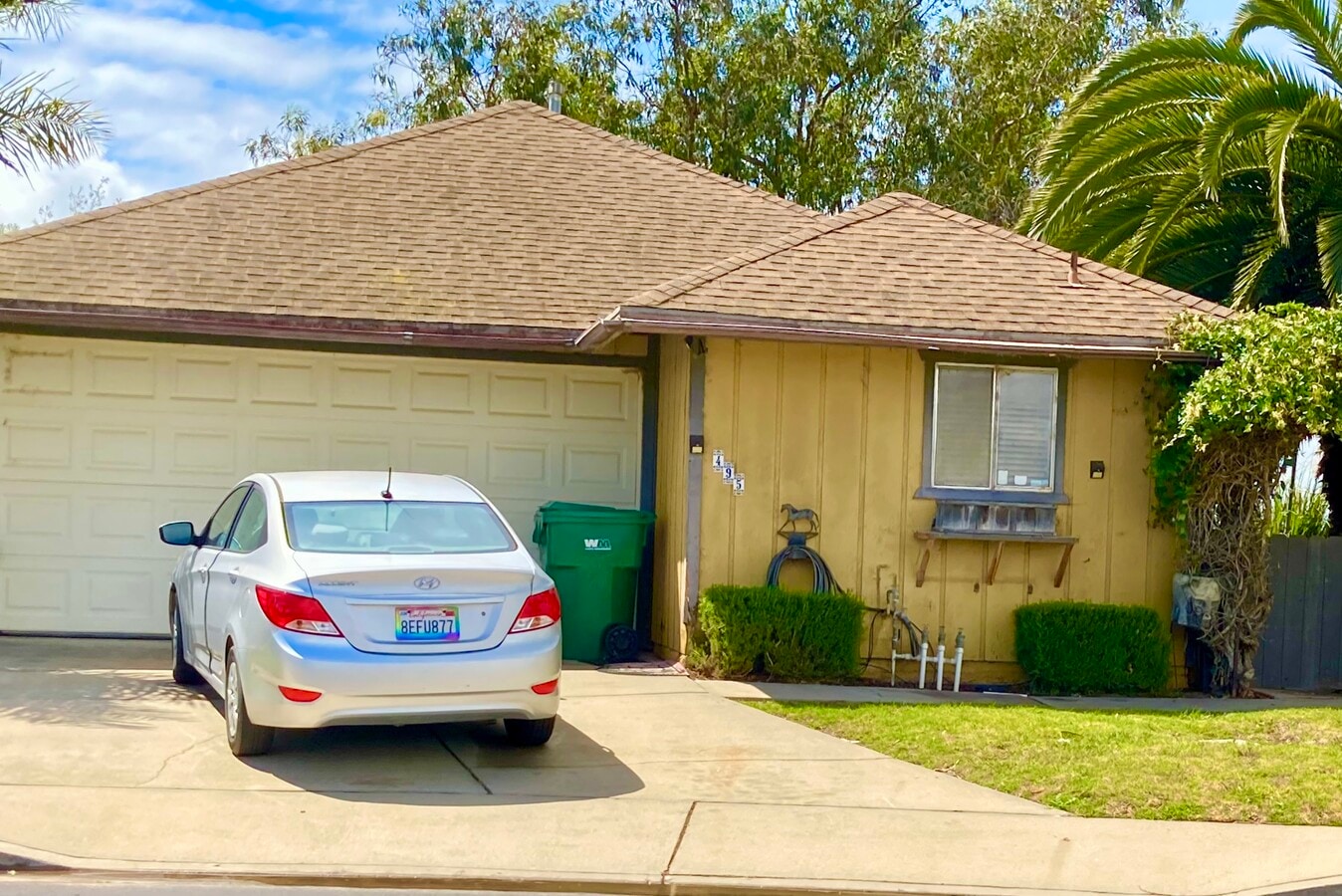 Photo - 495 Degasparis St