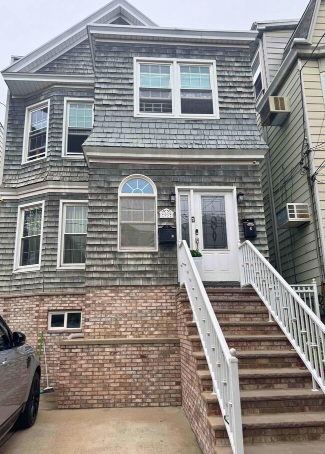 Photo - 93 W 52nd St Rental