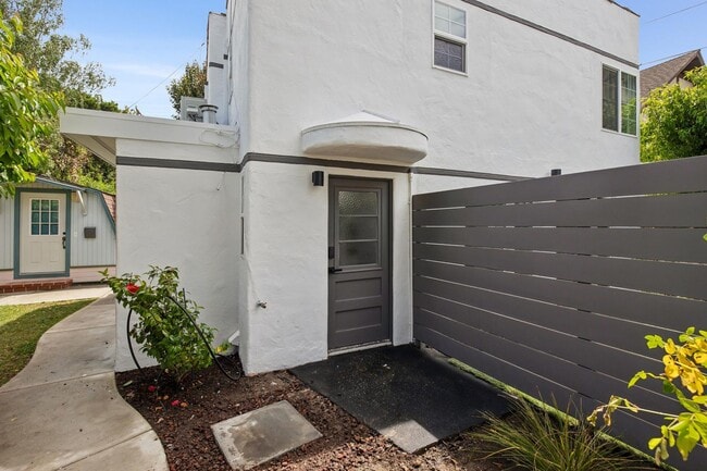 Photo - Newly Renovated Historic 1-Bedroom in Downtown North (Palo Alto) Unidad Everett 558-A