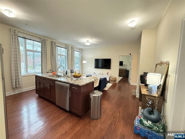 Building Photo - 615 Palisade Ave Unit 1 Rental