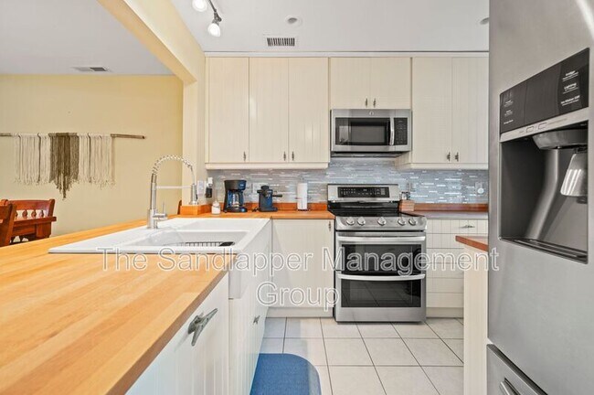 Photo - 246 Stefan Dr Unit E