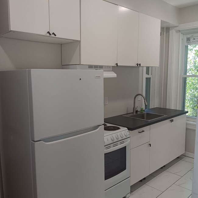 Building Photo - 1342 Orthodox St Unit 2