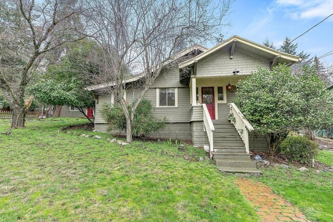 Building Photo - 735 Roca St Rental