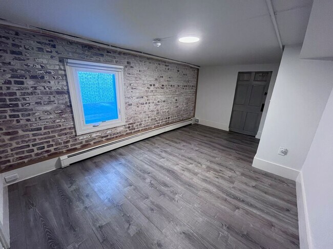 Photo - 221 Channing St NE