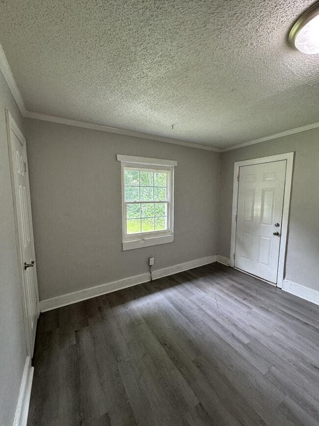 Photo - 503 Singletary St SE