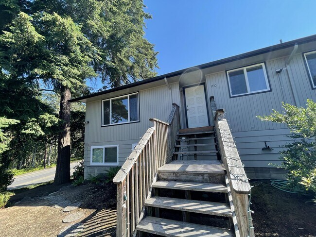 Building Photo - 1710 Graham Dr Unit 1710