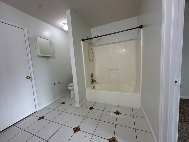 Photo - 16030 Clayton Green Dr