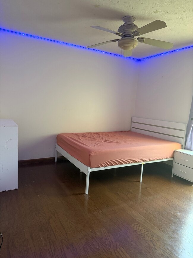 6808 Sugarbin Ln
