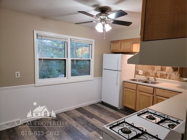 Photo - 5809 Christie Ave SE