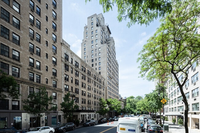 Photo - 1049 Fifth Ave