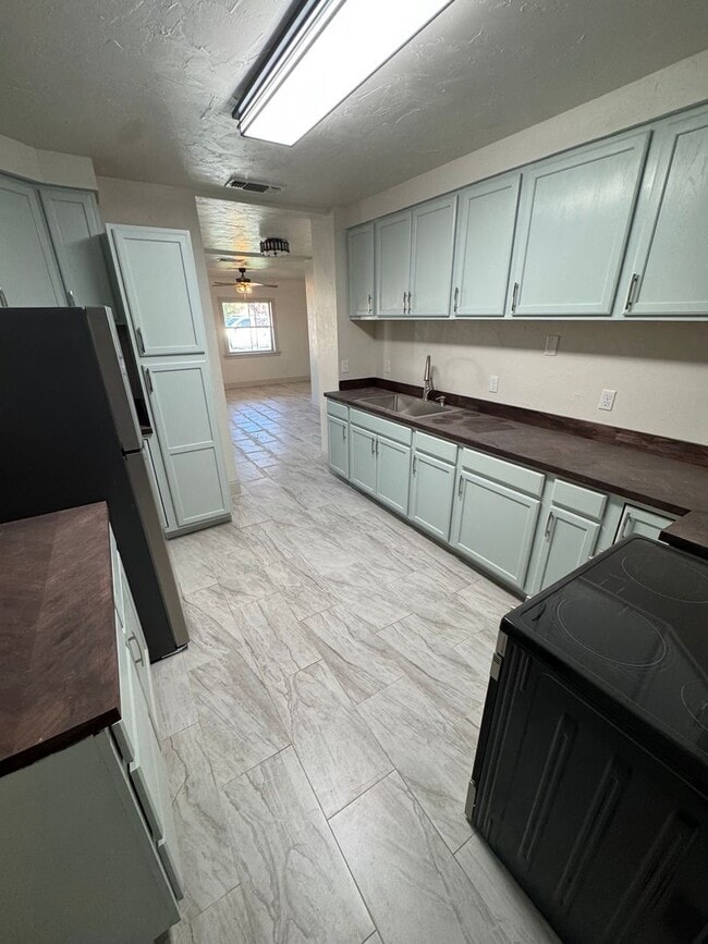 Photo - 4 Bed 2 Bath Home