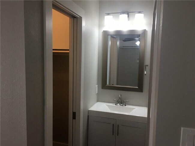Photo - 225 W N Loop Blvd Unit 201