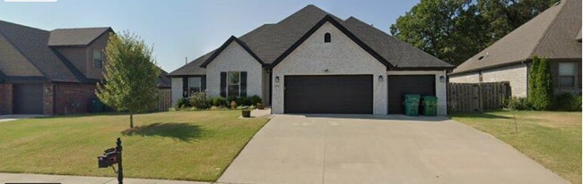 Photo - 1411 Sweetbriar Way House