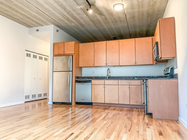 Photo - 630 N Franklin St Unidad 000510