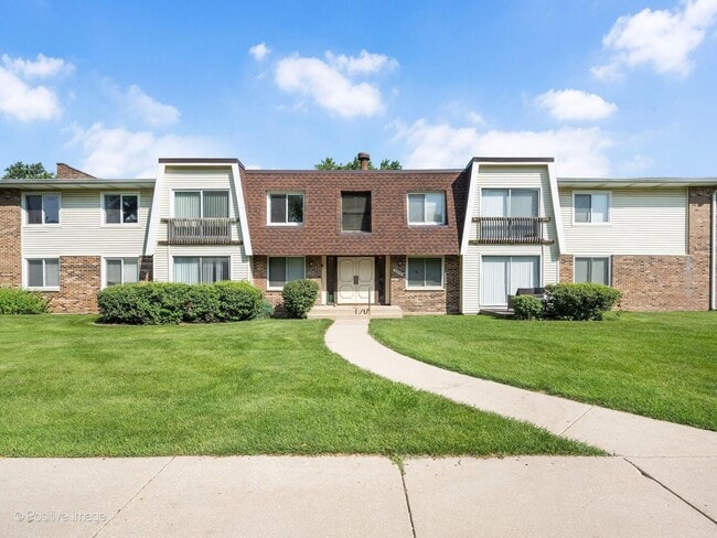 Building Photo - 3018 Roberts Dr Unit 8