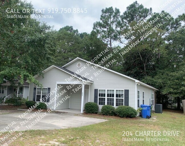 Photo - 204 Charter Dr