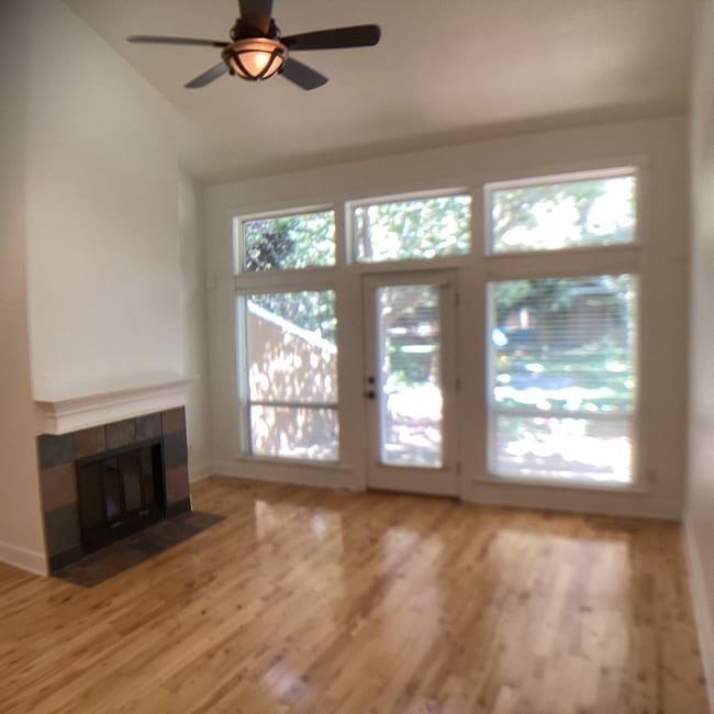 Photo - 720 E Lenz Ln