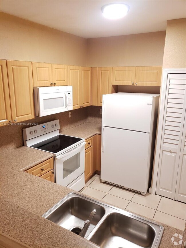 Building Photo - 2903 SE 17th Ave Unit 106 Rental