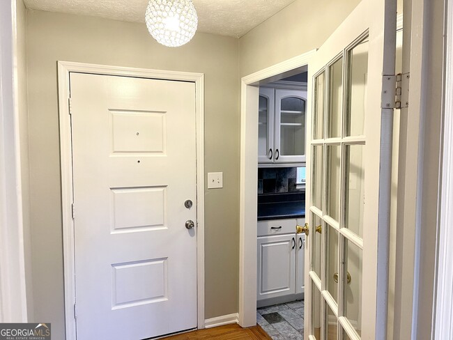 Photo - 3305 Spring Creek Dr SE