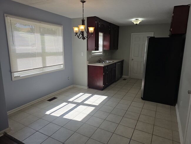 Photo - 131 Carnegie Loop