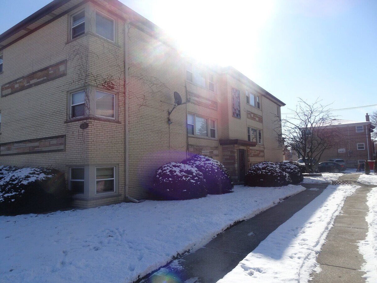 Photo - 8219 W Belmont Ave