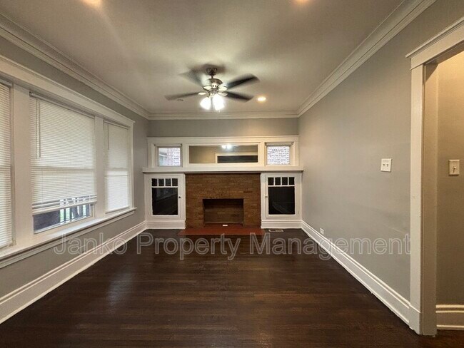 6738 S Prairie Ave Unit 1