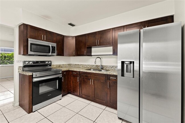 Photo - 6121 SW 40th Ct Unit A