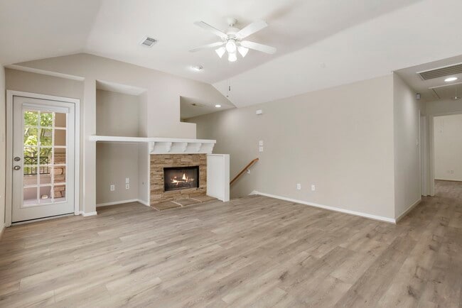 Photo - 67 Woodlily Pl