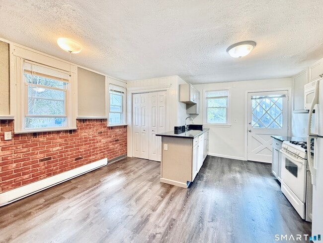 Photo - 24 Northill St