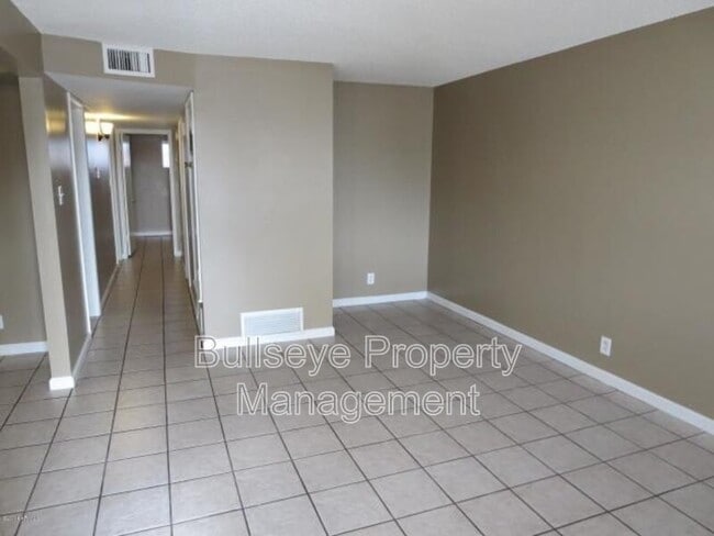 Photo - 1901 S Farmer Ave