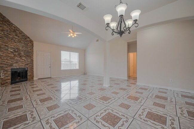 Photo - 155 Rodeo Dr