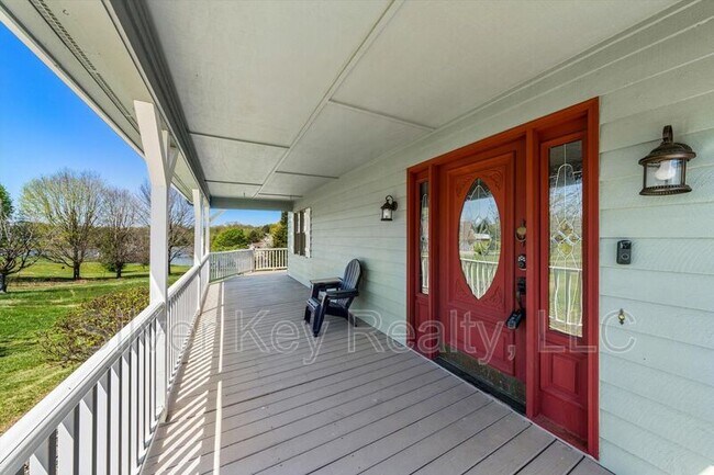 Photo - 131 Corn Tassel Shores