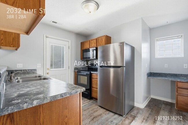 Photo - 2032 Lime St