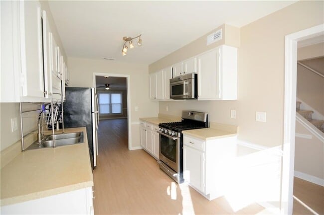 Photo - 1156 Magnolia Way SE