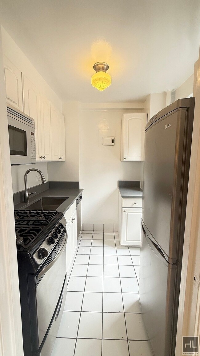 Photo - Christopher Street Unidad 2N