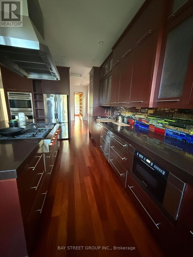 Photo - 158 Munro Blvd